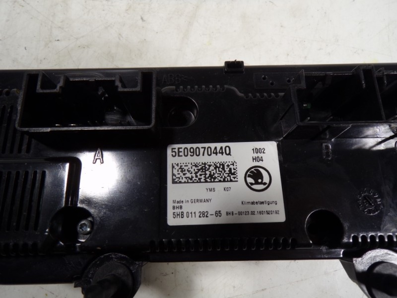 Recambio de mando climatizador para skoda octavia combi (5e5) l&k referencia OEM IAM 5E0907044QYMS 5E0907044Q 5HB01128265
