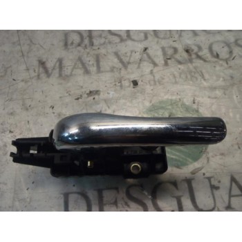MANETA INTERIOR DELANTERA IZQUIERDA 156017090 