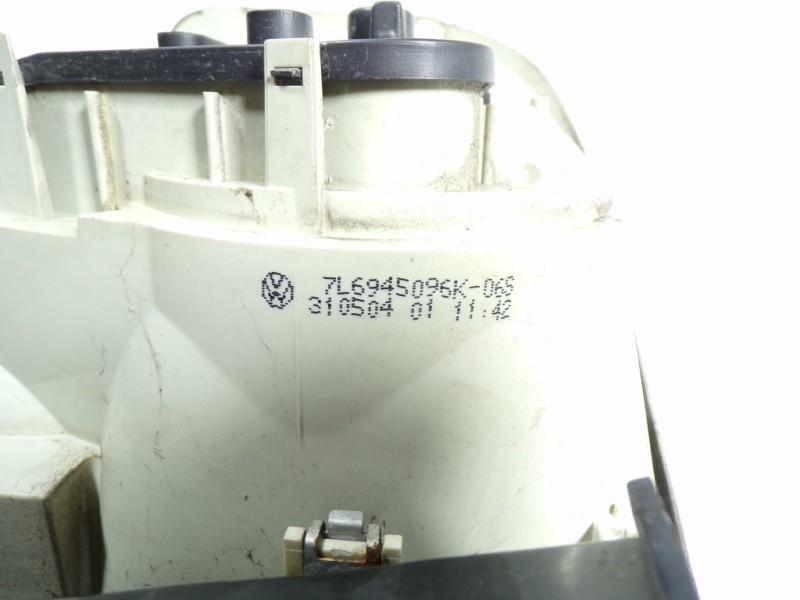 Recambio de piloto trasero derecho para volkswagen touareg (7l6) 2.5 tdi dpf referencia OEM IAM 7L6945096P 7L6945096K 