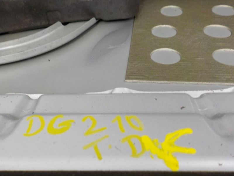 Recambio de puerta trasera derecha para volkswagen touareg (7l6) 2.5 tdi dpf referencia OEM IAM 7L0833056M  