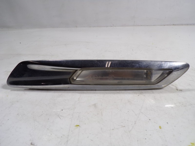 Recambio de piloto lateral derecho para bmw serie 5 lim. (f10) 2.0 turbodiesel referencia OEM IAM 63137154168  