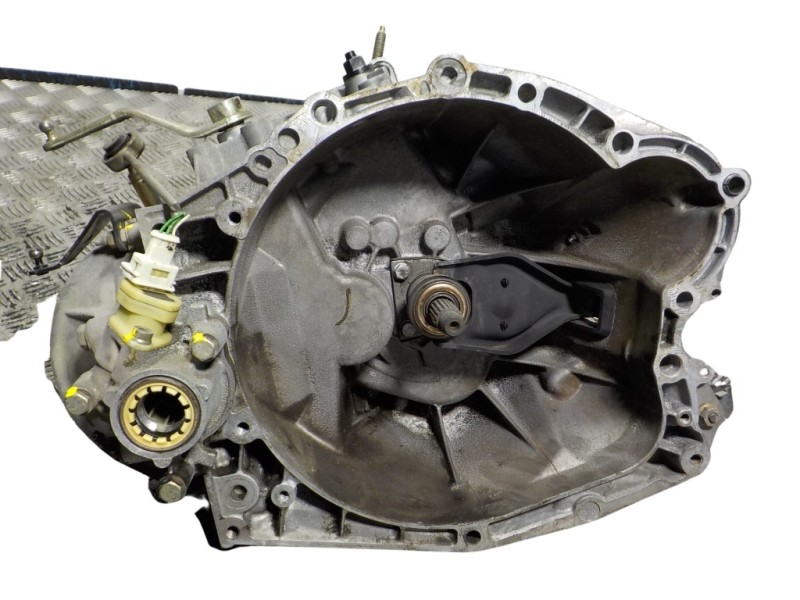 Recambio de caja cambios para peugeot 206 berlina 1.9 diesel referencia OEM IAM  222235 