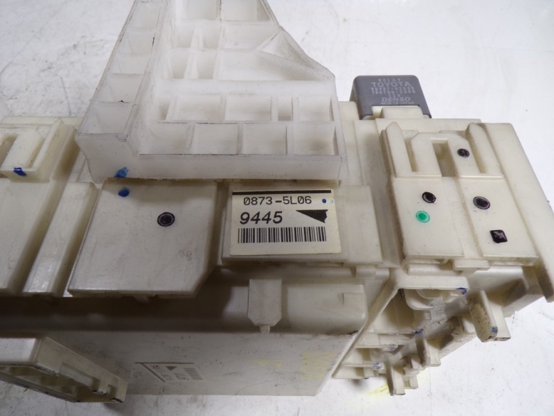 Recambio de caja reles / fusibles para toyota prius (nhw20) 1.5 cat referencia OEM IAM 8273047340 5L201160 5L201160