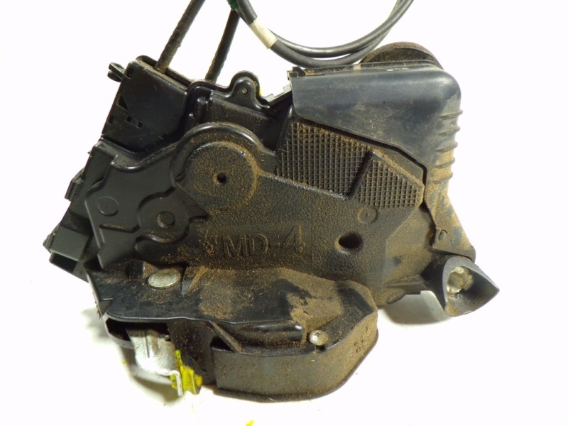 Recambio de cerradura puerta delantera izquierda para toyota prius (nhw20) 1.5 cat referencia OEM IAM 6904047080  