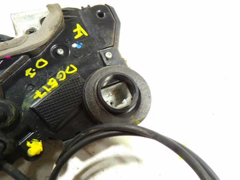 Recambio de cerradura puerta delantera izquierda para toyota prius (nhw20) 1.5 cat referencia OEM IAM 6904047080  