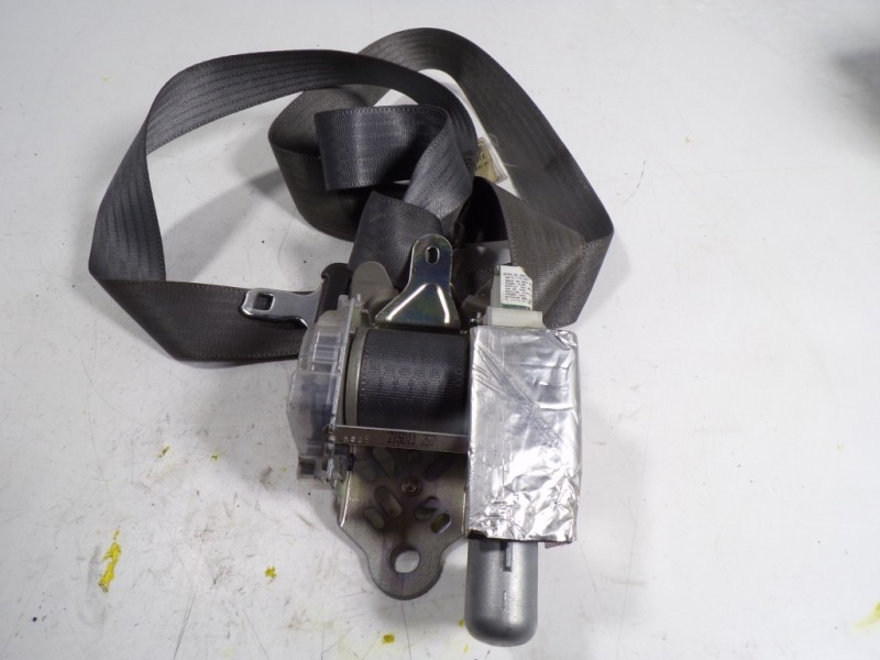 Recambio de cinturon seguridad delantero derecho para toyota prius (nhw20) 1.5 cat referencia OEM IAM 7321047081B0  