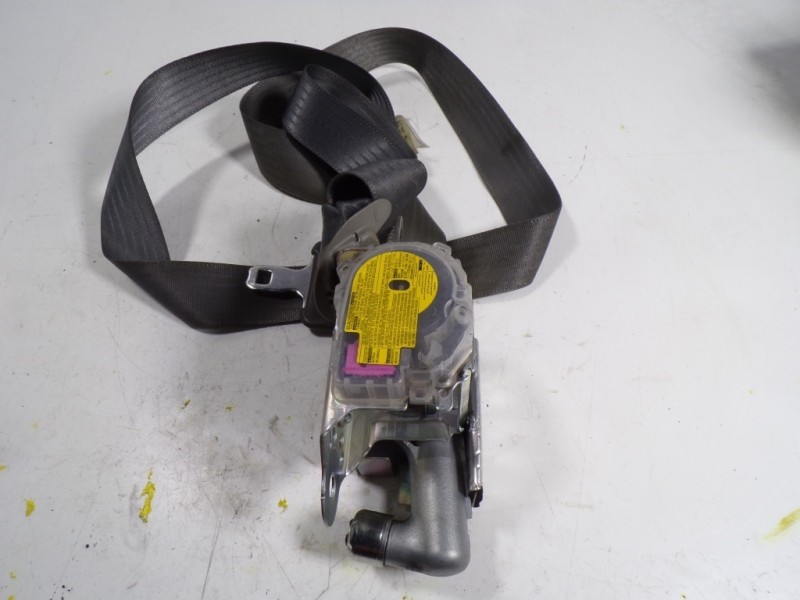 Recambio de cinturon seguridad delantero derecho para toyota prius (nhw20) 1.5 cat referencia OEM IAM 7321047081B0  