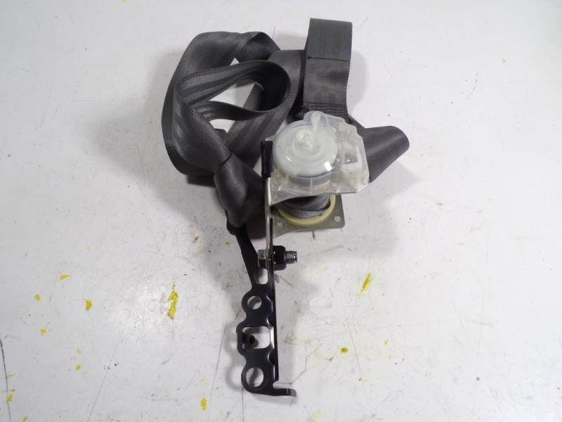 Recambio de cinturon seguridad trasero izquierdo para toyota prius (nhw20) 1.5 cat referencia OEM IAM 7336047041B0  