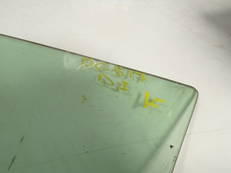 Recambio de cristal puerta delantero izquierdo para toyota prius (nhw20) 1.5 cat referencia OEM IAM 6810247051  