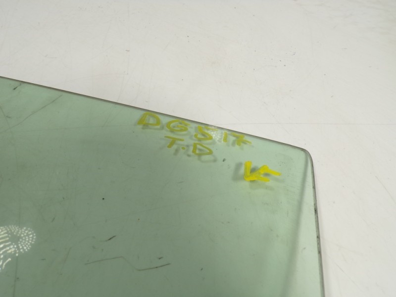 Recambio de cristal puerta trasero derecho para toyota prius (nhw20) 1.5 cat referencia OEM IAM 6810347041  