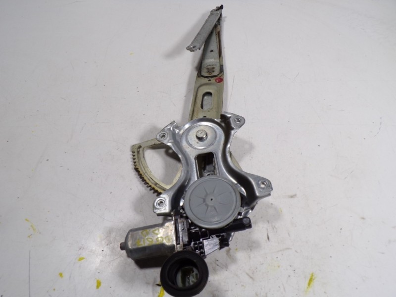 Recambio de elevalunas delantero derecho para toyota prius (nhw20) 1.5 cat referencia OEM IAM 6980152070 8571035180 2621002330