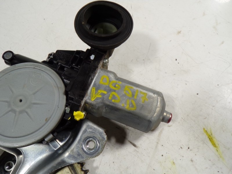 Recambio de elevalunas delantero derecho para toyota prius (nhw20) 1.5 cat referencia OEM IAM 6980152070 8571035180 2621002330