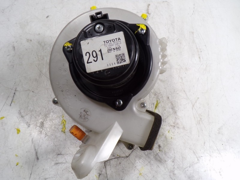 Recambio de motor calefaccion para toyota prius (nhw20) 1.5 cat referencia OEM IAM 8713047070 8713047070 1172002913