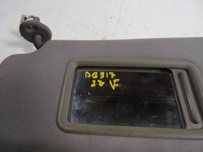 Recambio de parasol izquierdo para toyota prius (nhw20) 1.5 cat referencia OEM IAM 7432047123B4  