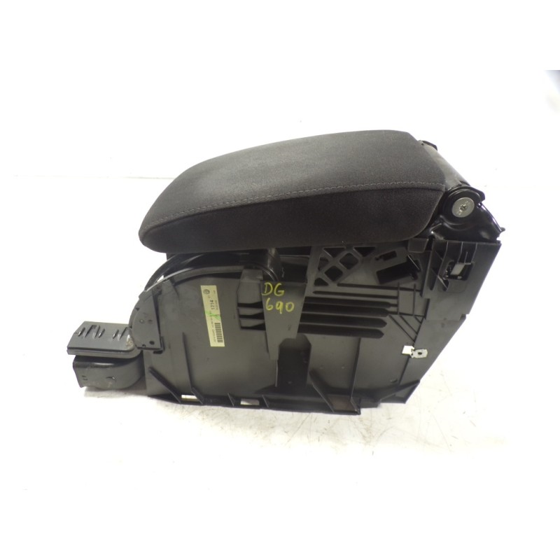 Recambio de apoyabrazos central para volkswagen golf vi (5k1) 2.0 tdi referencia OEM IAM 1K0864207EZVU  