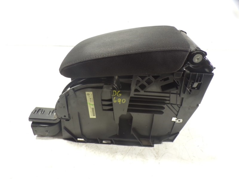 Recambio de apoyabrazos central para volkswagen golf vi (5k1) 2.0 tdi referencia OEM IAM 1K0864207EZVU  