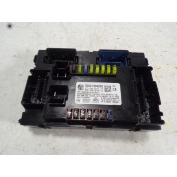 CAJA RELES / FUSIBLES 52130425 521304250 