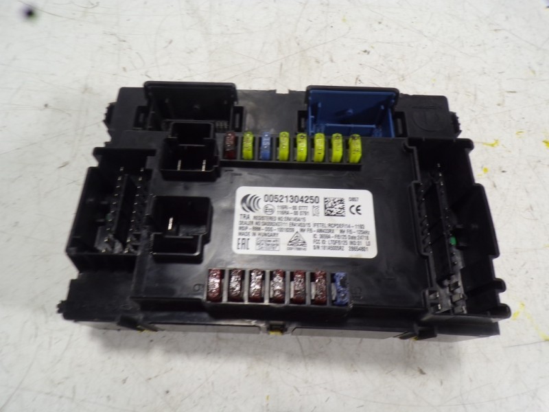 Recambio de caja reles / fusibles para jeep renegade limited 4x2 referencia OEM IAM 52130425 521304250 