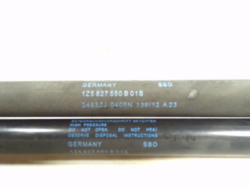 Recambio de amortiguadores maletero / porton para skoda octavia berlina (1z3) collection referencia OEM IAM 1Z5827550B 1Z5827550