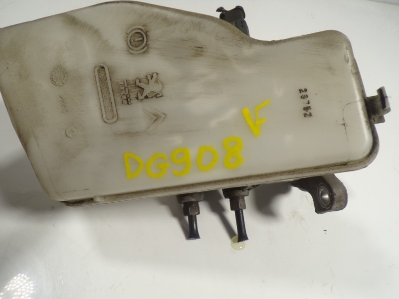 Recambio de bomba freno para citroën c4 cactus 1.2 12v e-thp referencia OEM IAM 4601R7  