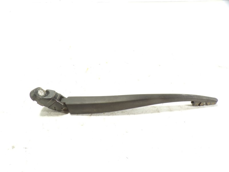 Recambio de brazo limpia trasero para mazda 2 lim. (de) 1.4 diesel cat referencia OEM IAM D65167421  