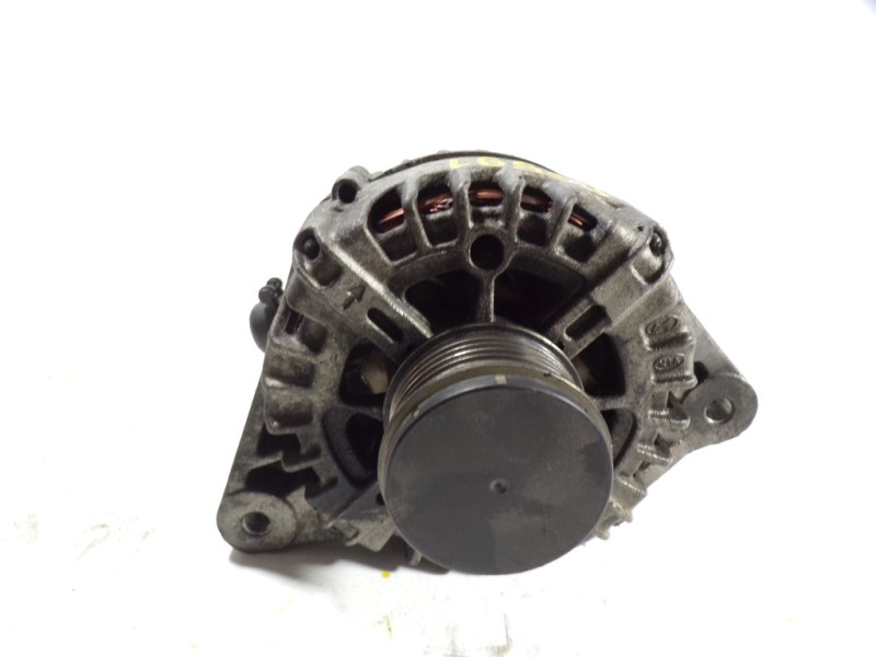 Recambio de alternador para kia sorento 2.2 crdi cat referencia OEM IAM 373002F100 373002F100 FG15S034