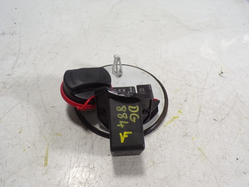 Recambio de tapa combustible para opel corsa d 1.3 16v cdti referencia OEM IAM   
