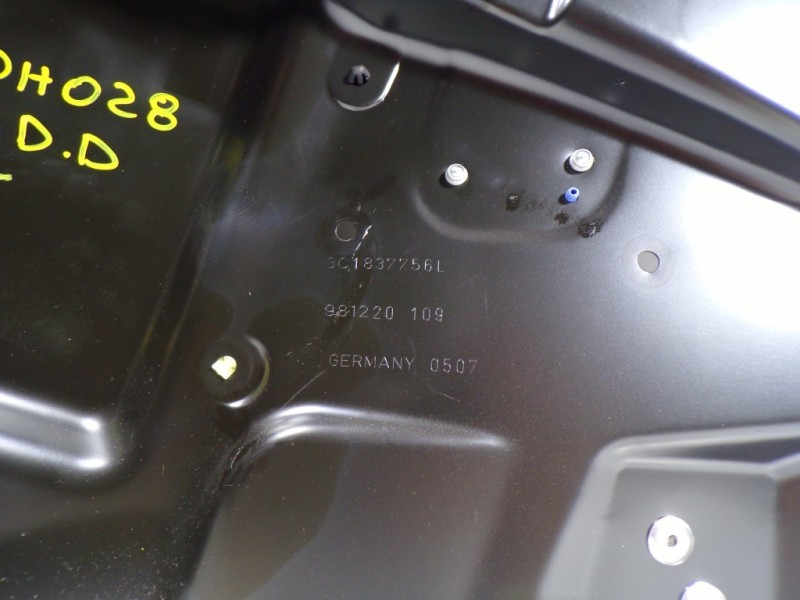 Recambio de elevalunas delantero derecho para volkswagen passat berlina (3c2) 2.0 tdi referencia OEM IAM 3C1837462H 3C1837756L 