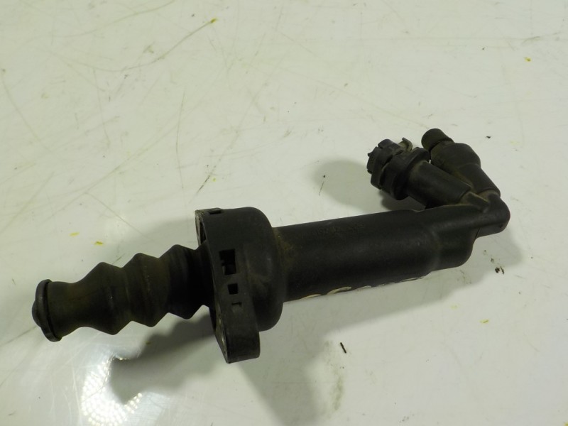 Recambio de bombin embrague para seat ibiza (6l1) reference referencia OEM IAM 6R0721261B  