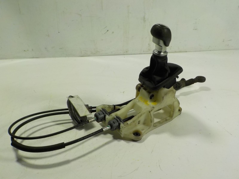 Recambio de palanca cambio para kia cee´d emotion referencia OEM IAM 437001H050  