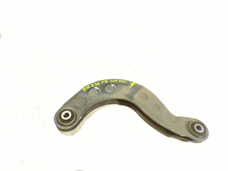 Recambio de brazo suspension superior trasero derecho para volvo v40 kinetic referencia OEM IAM 31406582  