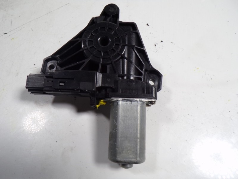 Recambio de motor elevalunas trasero derecho para volvo v40 kinetic referencia OEM IAM 31378401  