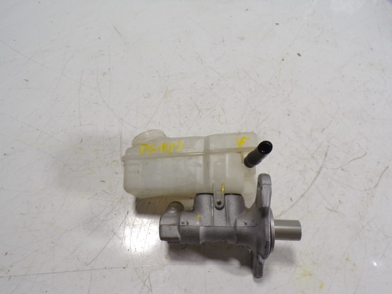 Recambio de bomba freno para dacia sandero stepway referencia OEM IAM 460111938R  