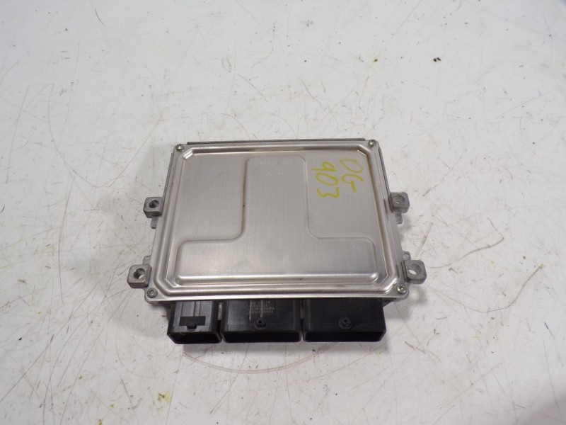Recambio de centralita motor uce para dacia sandero stepway referencia OEM IAM 237109221R 237109221R 163340047
