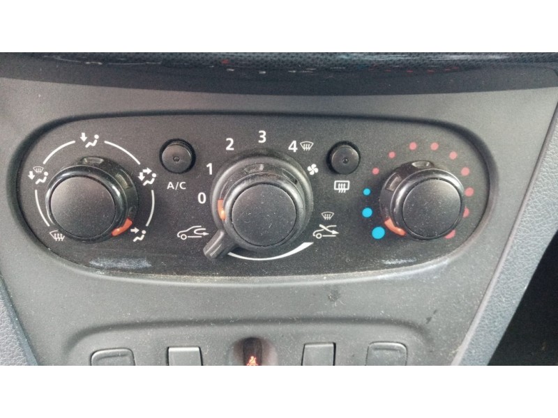 Recambio de mando calefaccion / aire acondicionado para dacia sandero stepway referencia OEM IAM 275101406R A42303400 A42303400