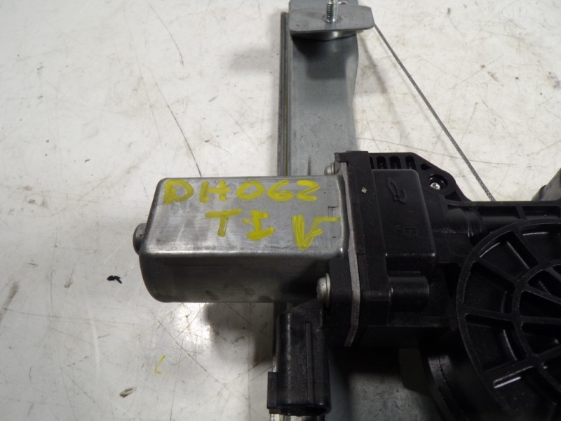 Recambio de elevalunas trasero izquierdo para renault captur life referencia OEM IAM 827012973R 128001472B 9030318C