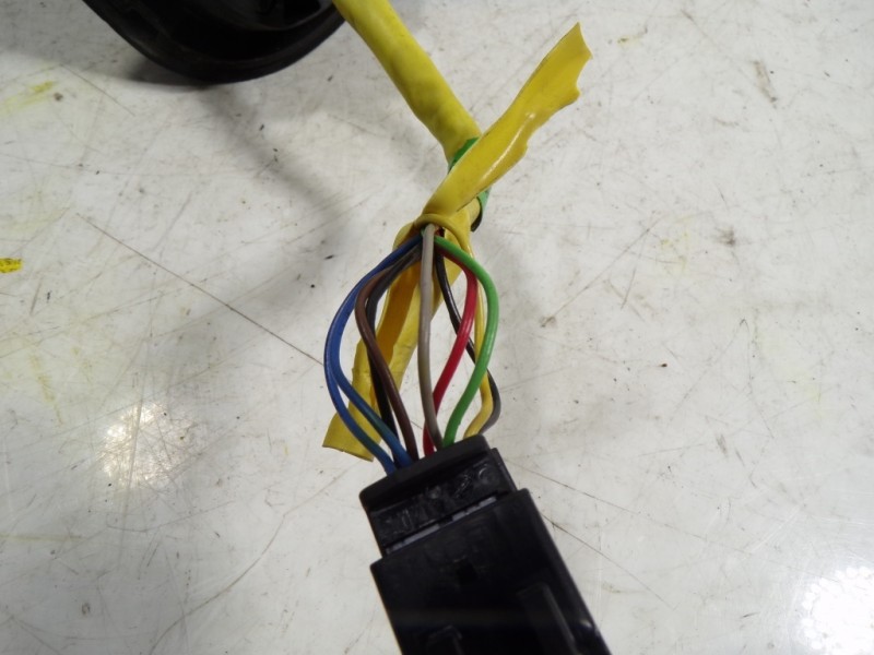 Recambio de espejo izquierdo para renault captur life referencia OEM IAM 963029938R  