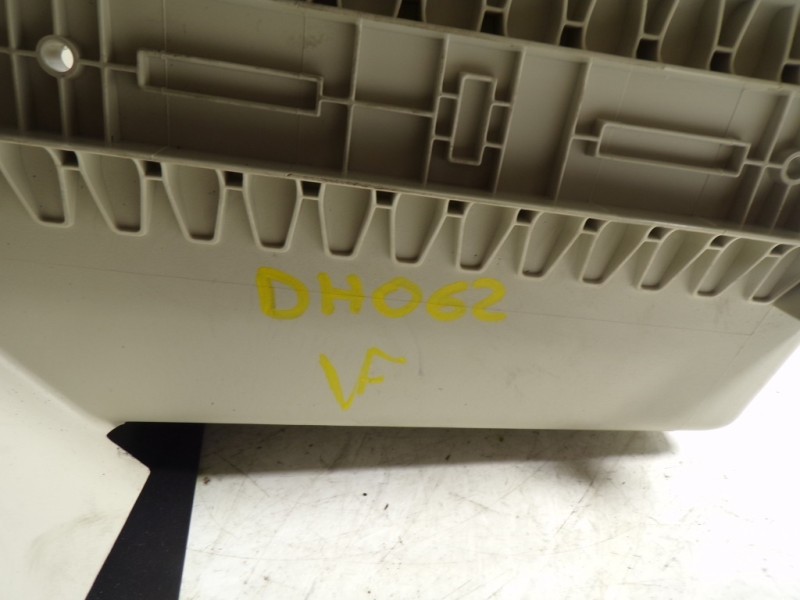 Recambio de guantera para renault captur life referencia OEM IAM 685005696R  