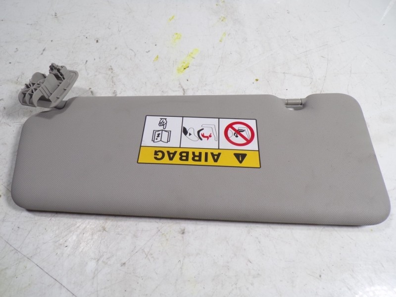 Recambio de parasol derecho para renault captur life referencia OEM IAM 964007324R  
