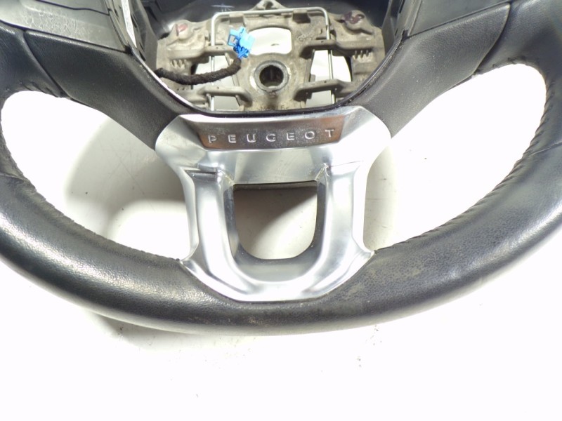 Recambio de volante para peugeot 2008 (--.2013) active referencia OEM IAM 96739515ZD  