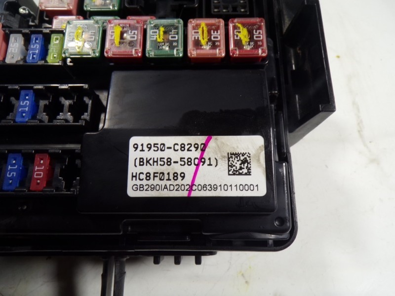 Recambio de caja reles / fusibles para hyundai i20 1.2 16v cat referencia OEM IAM  91950C8290 HC8F0189