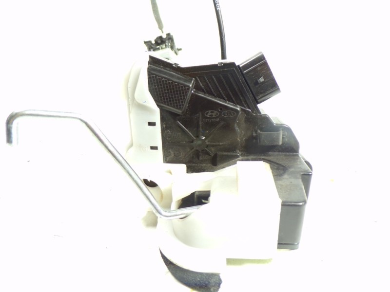 Recambio de cerradura puerta delantera derecha para hyundai i20 1.2 16v cat referencia OEM IAM 81320C8040 81320C8040 