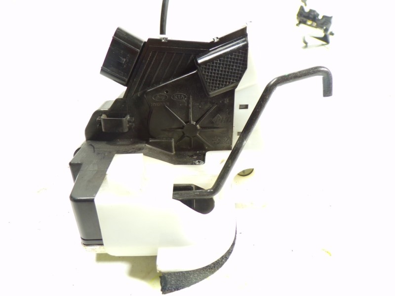 Recambio de cerradura puerta delantera izquierda para hyundai i20 1.2 16v cat referencia OEM IAM 81310C8020 81310C8020 