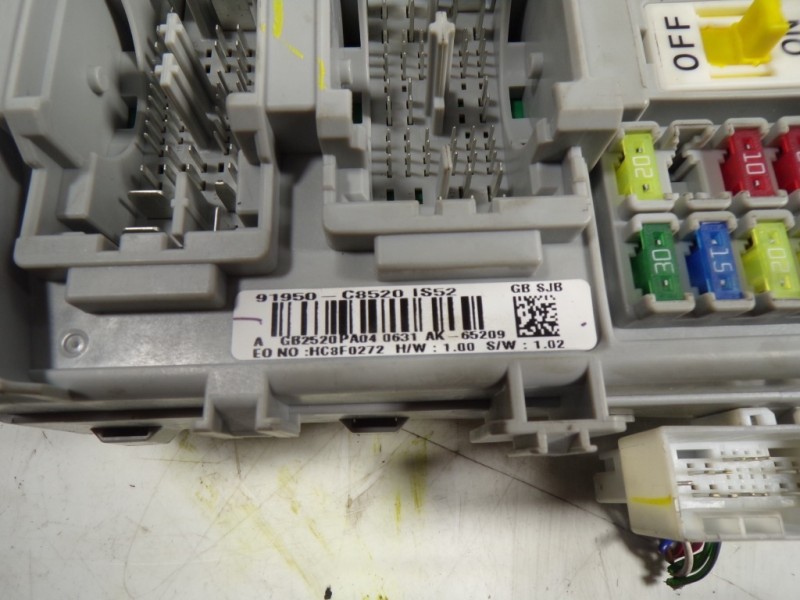 Recambio de caja reles / fusibles para hyundai i20 1.2 16v cat referencia OEM IAM 91950C8520 91950C8520 