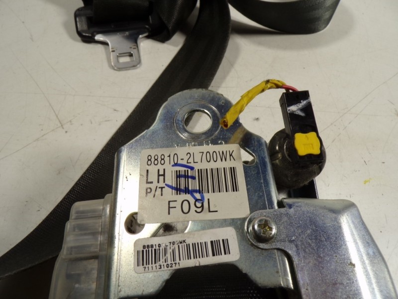 Recambio de cinturon seguridad delantero izquierdo para hyundai i30 1.6 crdi cat referencia OEM IAM 888102L700WK 888102L700WK 
