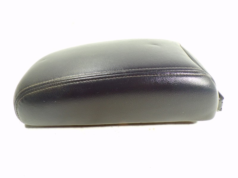 Recambio de apoyabrazos central para citroën c4 aircross 1.6 hdi fap referencia OEM IAM 7589PV  