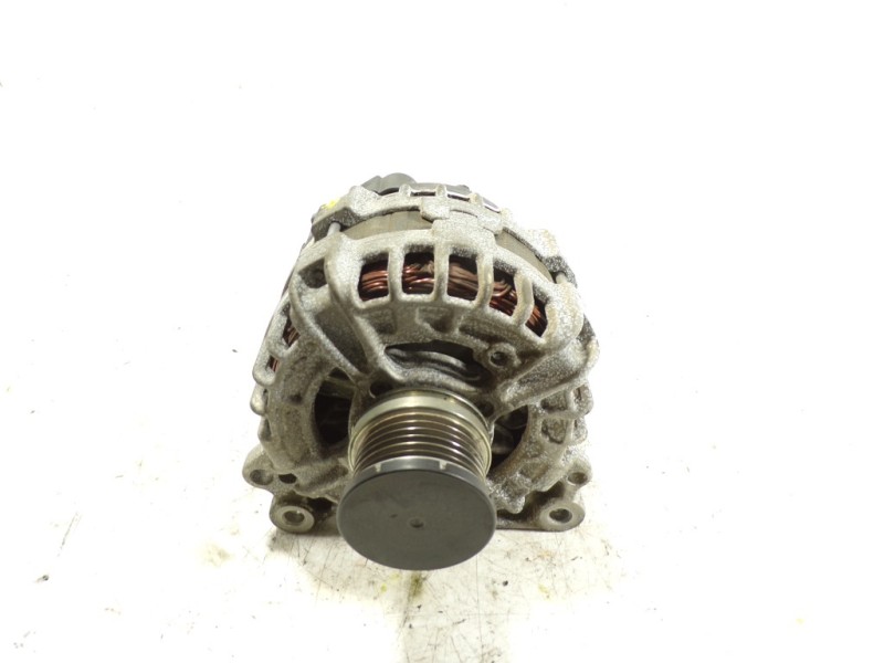 Recambio de alternador para skoda rapid 1.6 tdi dpf referencia OEM IAM 03L903023K 04L903024S F000BL08J8