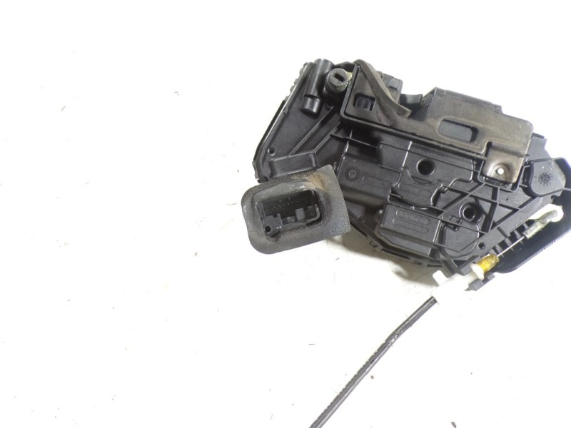 Recambio de cerradura puerta trasera derecha para skoda rapid 1.6 tdi dpf referencia OEM IAM 5E0839016A 5TA839016E 