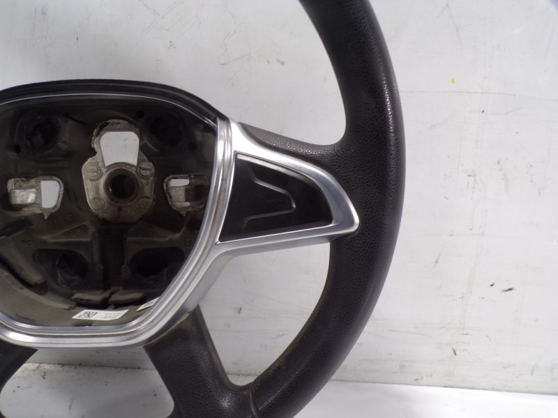 Recambio de volante para dacia sandero 1.0 12v cat referencia OEM IAM 484001085R  