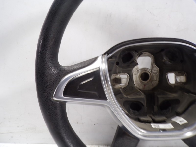 Recambio de volante para dacia sandero 1.0 12v cat referencia OEM IAM 484001085R  